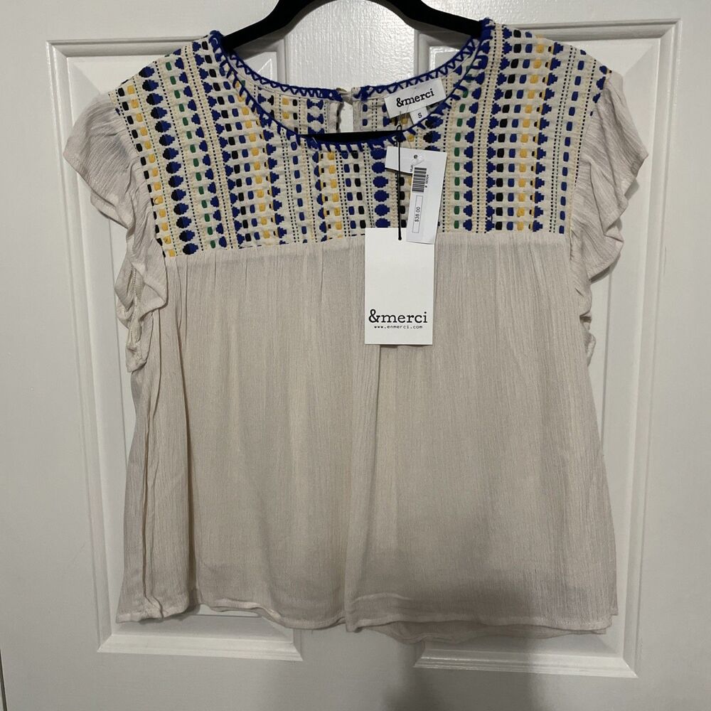 &merci Embroidered Cropped Blouse Shirt Sz S NWT Flutter Sleeve Cream Tan
